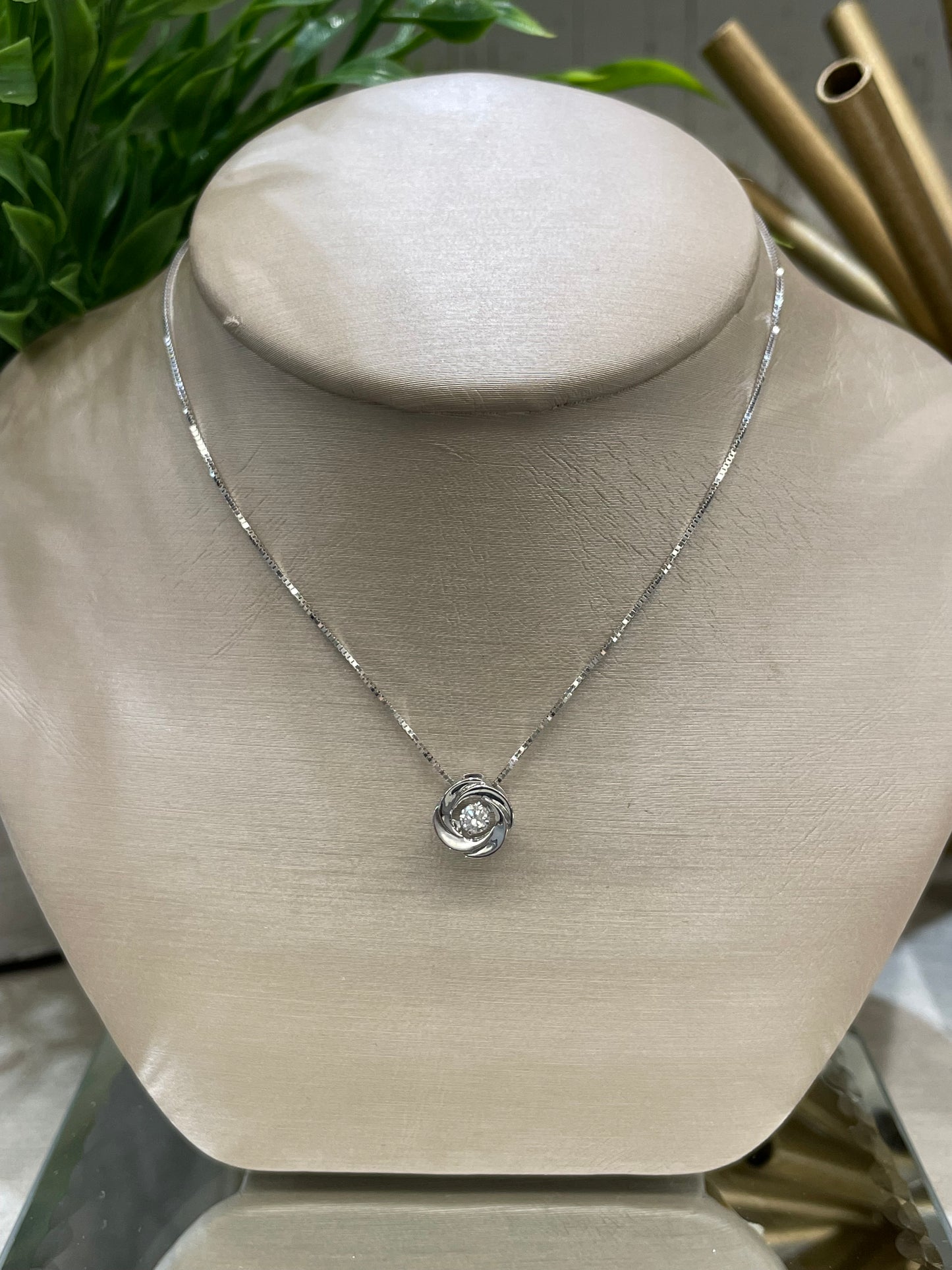 10k White Gold 0.10ct Diamond Swirl Twinkle Pendant