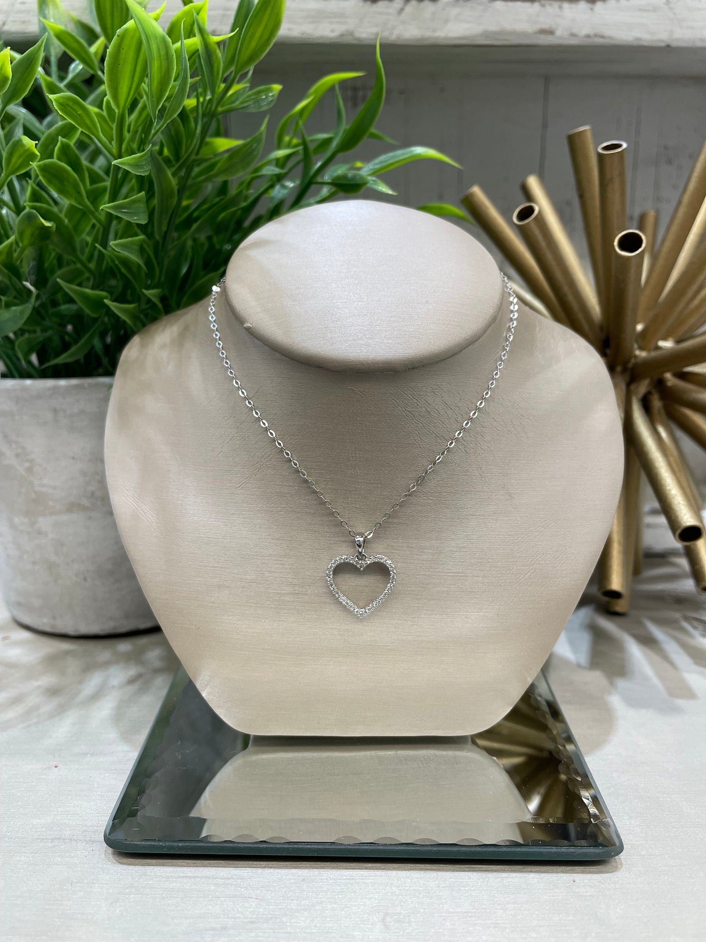 10k White Gold 0.20ctw Diamond Heart Pendant