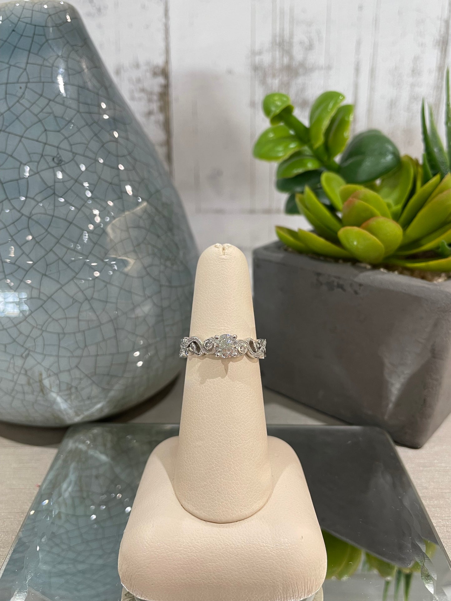 18k White Gold 0.51ct Diamond Filigree Shoulder Engagement Ring