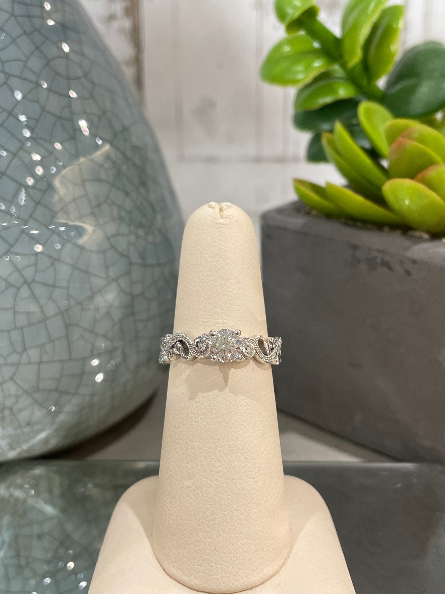 18k White Gold 0.51ct Diamond Filigree Shoulder Engagement Ring