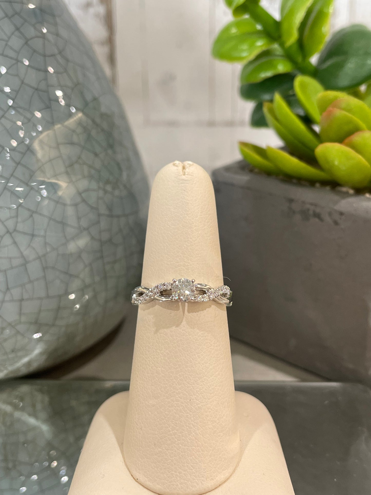 14k White Gold 0.33ct Diamond Ribbon Shoulder Noam Carver Engagement Ring