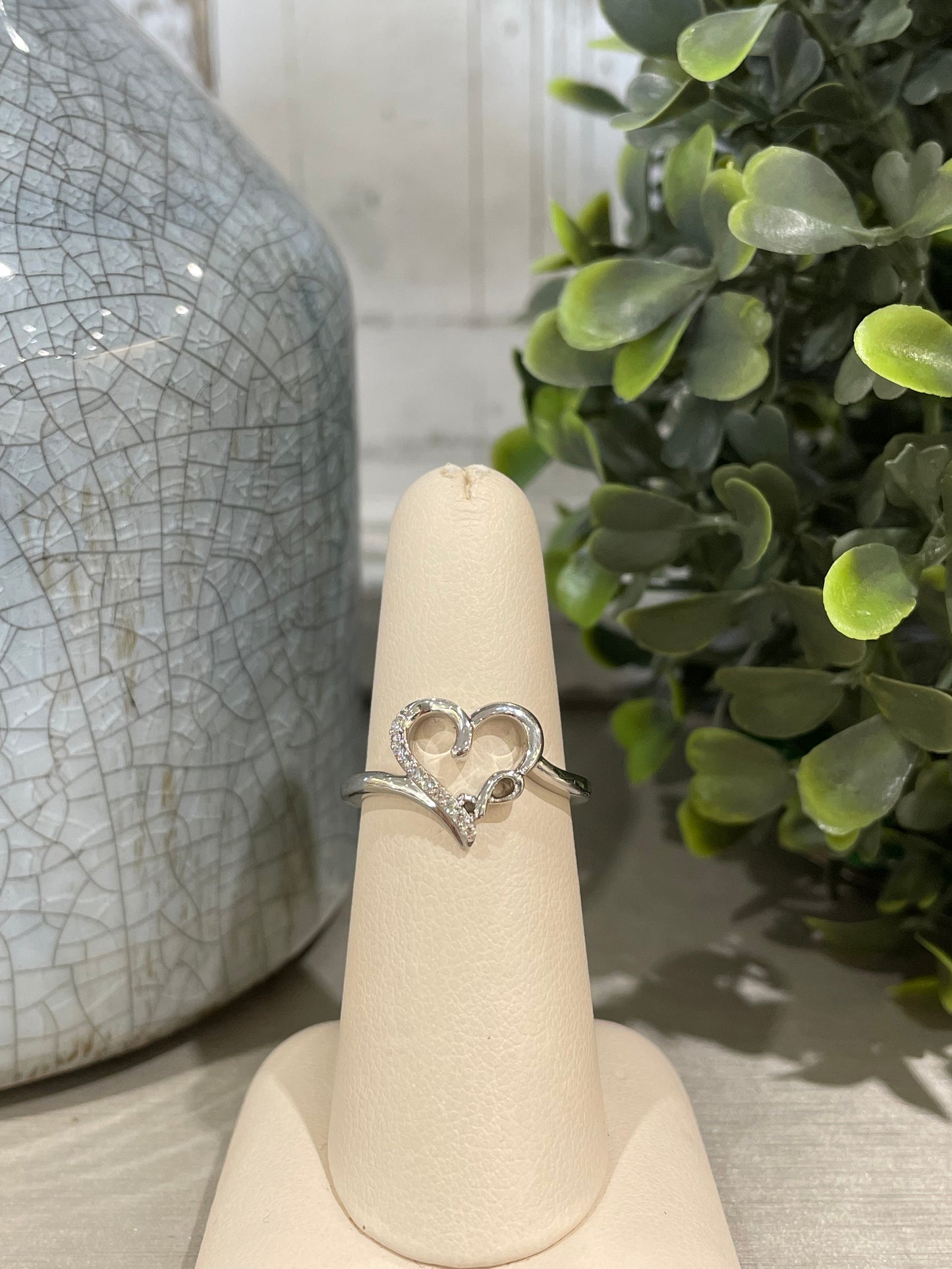 10k White Gold 0.011ctw Diamond Infinity Heart Ring
