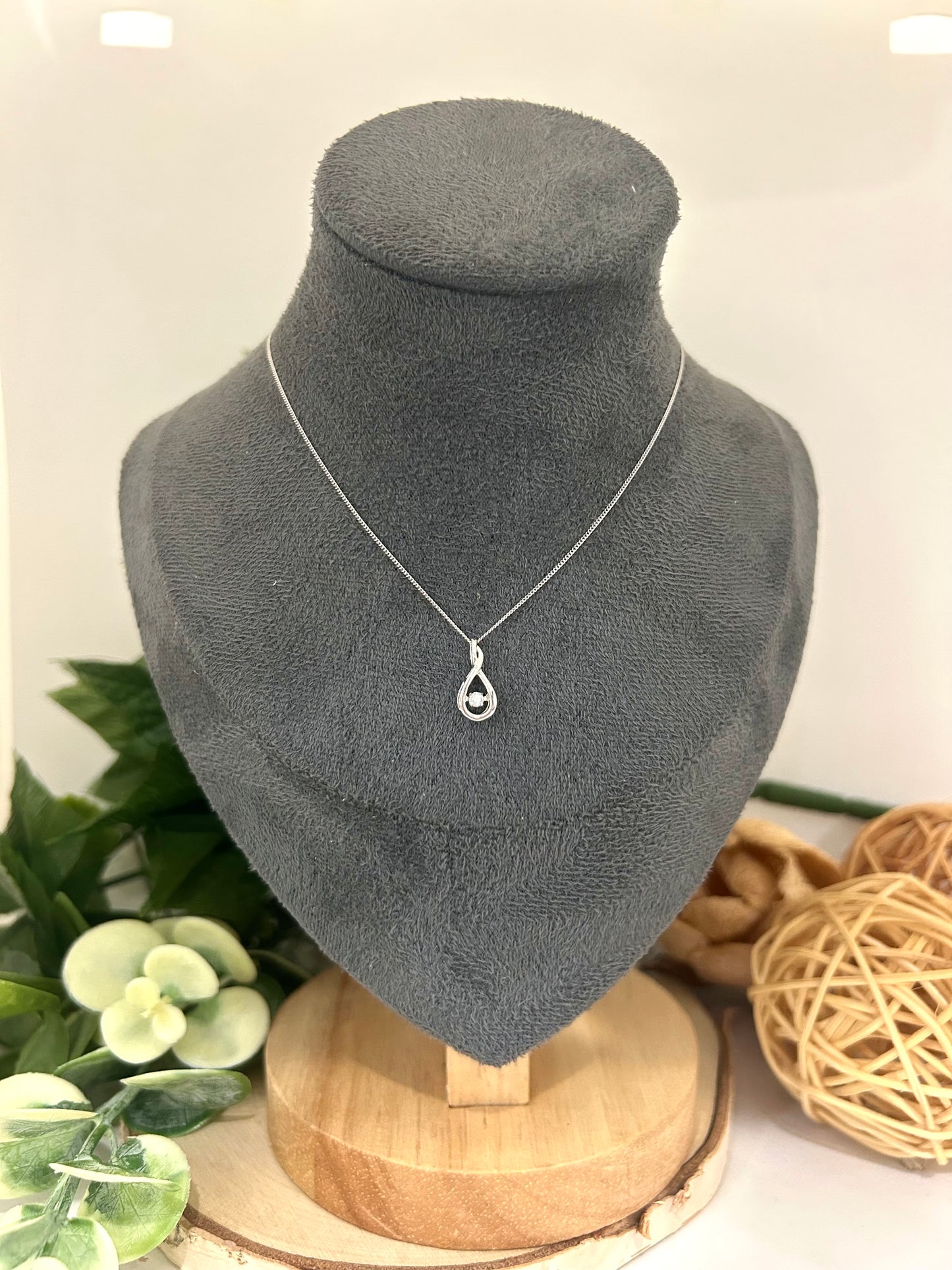 10k White Gold 0.04ct Diamond Teardrop Twinkle Pendant