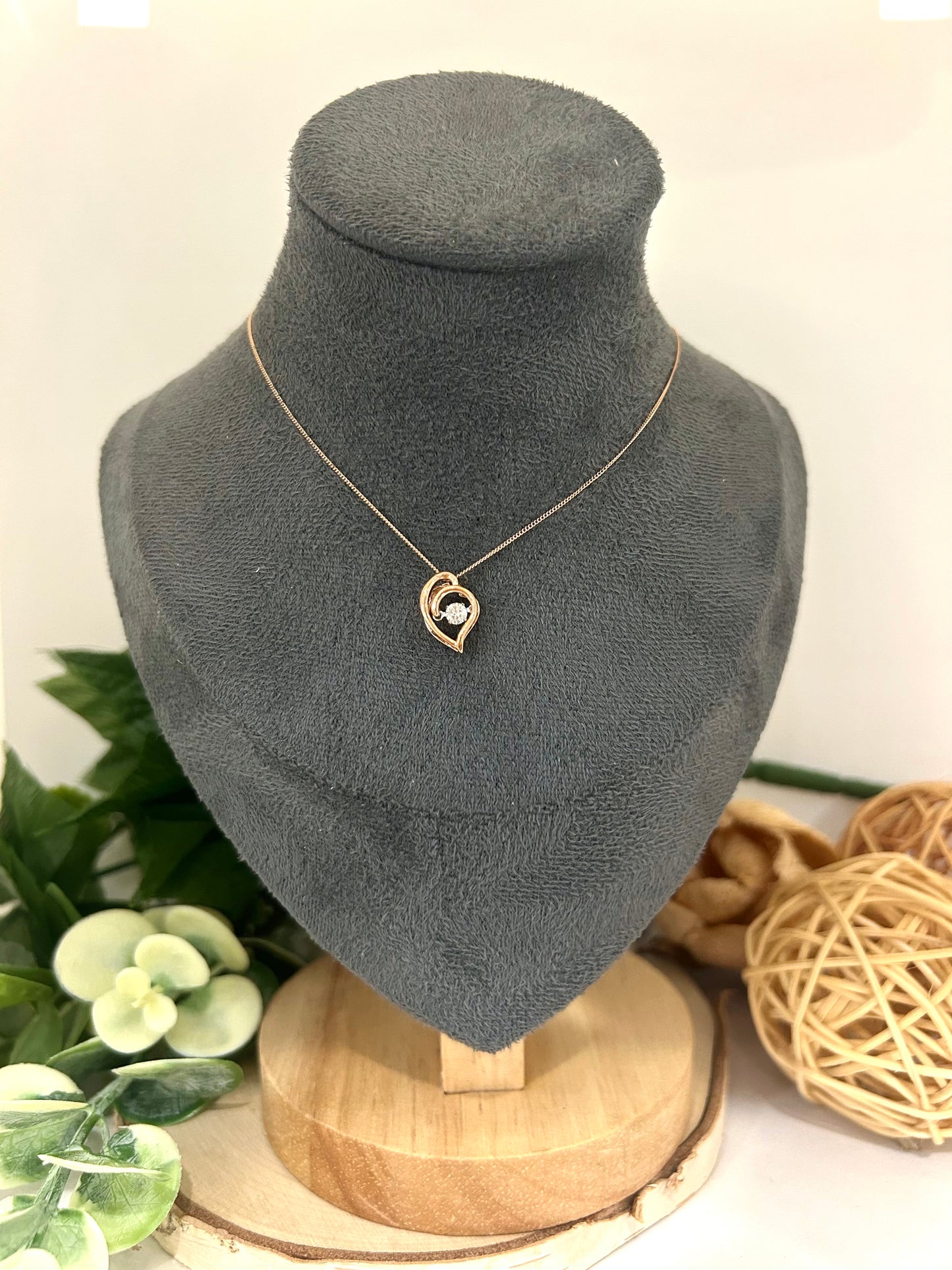 10k Gold 0.15ct Diamond Abstract Twinkle Pendant