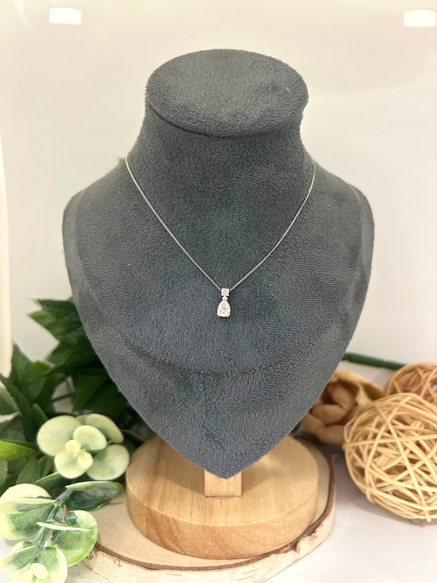 14k White Gold 0.50ct Diamond Pear Cut Pendant