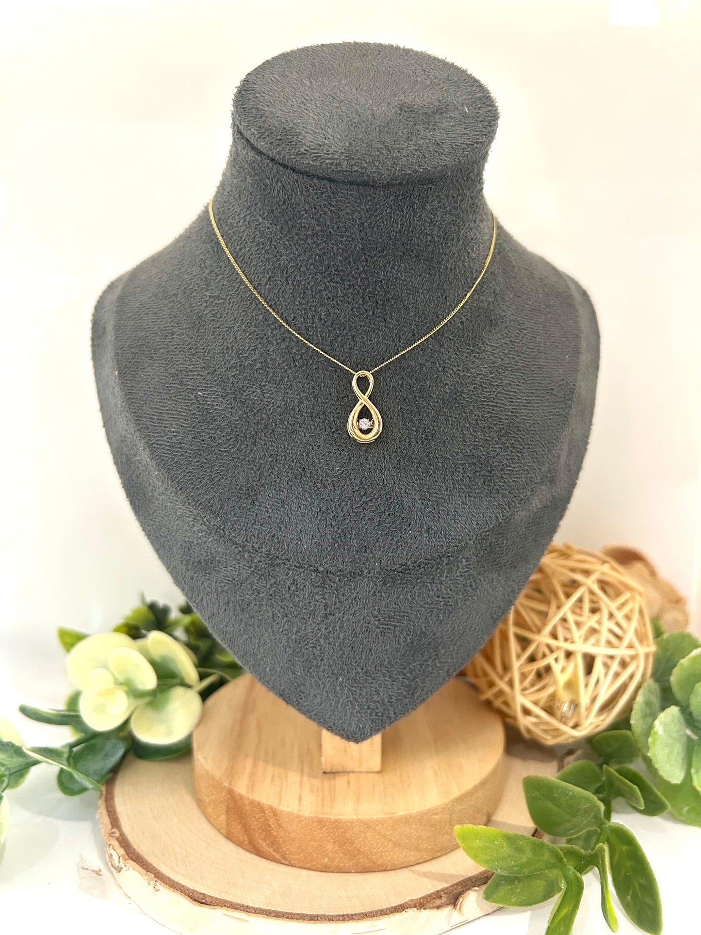 10k Gold 0.05ct Diamond Infinity Twinkle Pendant