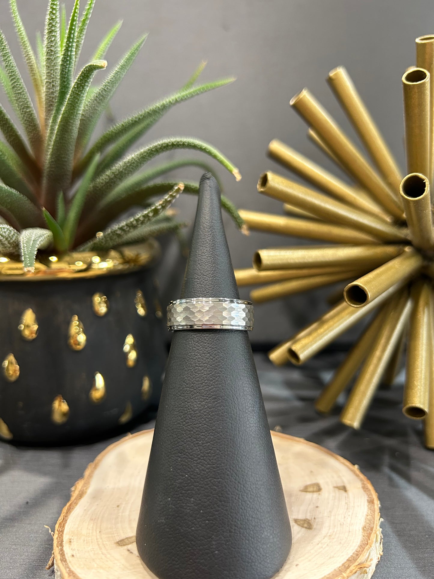 Tungsten 8mm Diamond Cut Malo Band