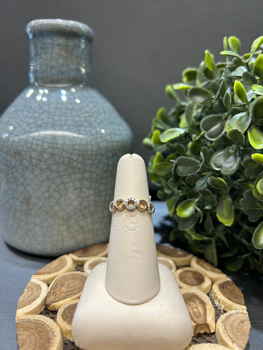 10k Yellow Gold 0.05ctw Diamond Circle Pattern Band