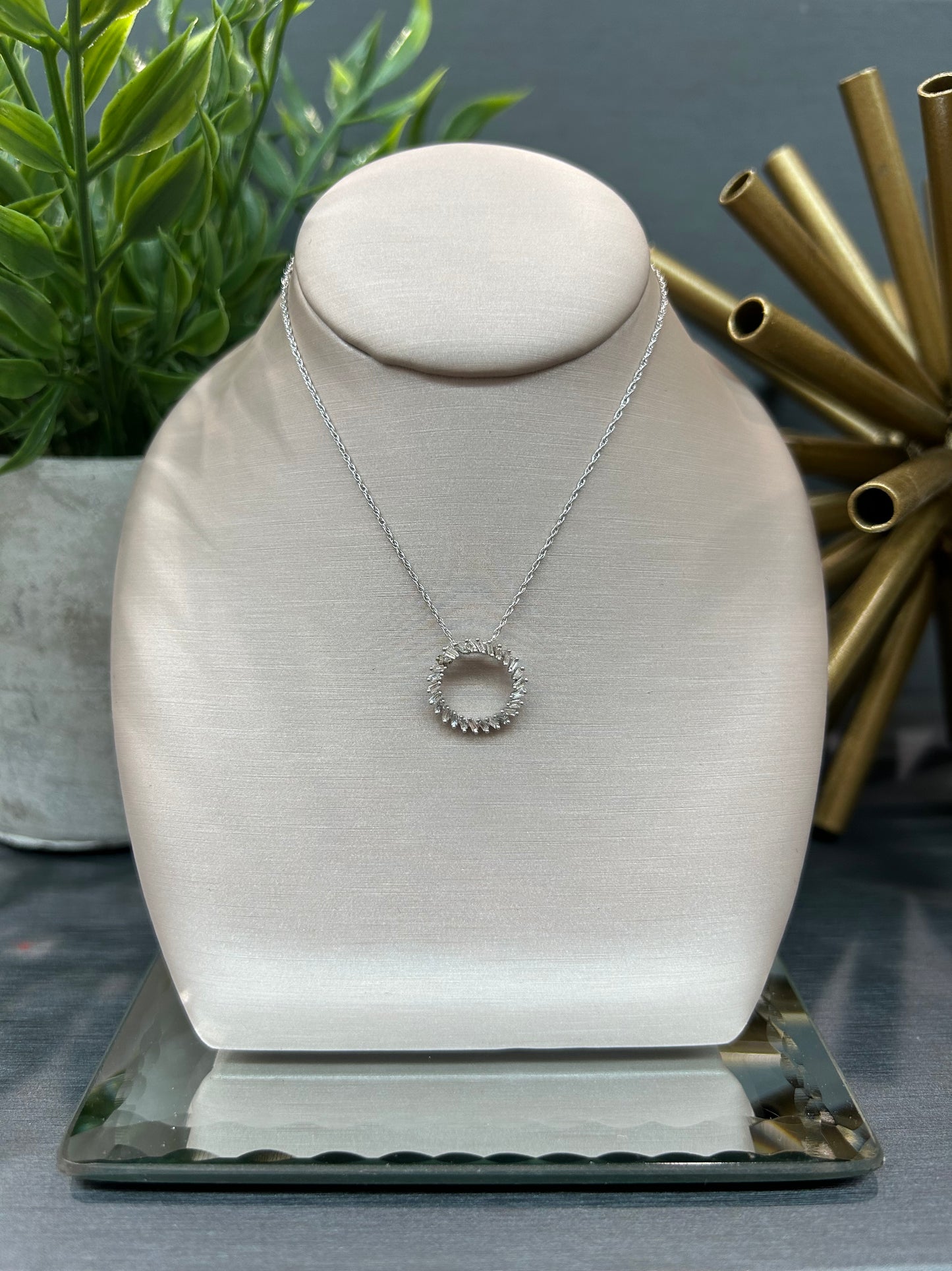 10k White Gold 0.15ctw Diamond Baguette Circle Pendant