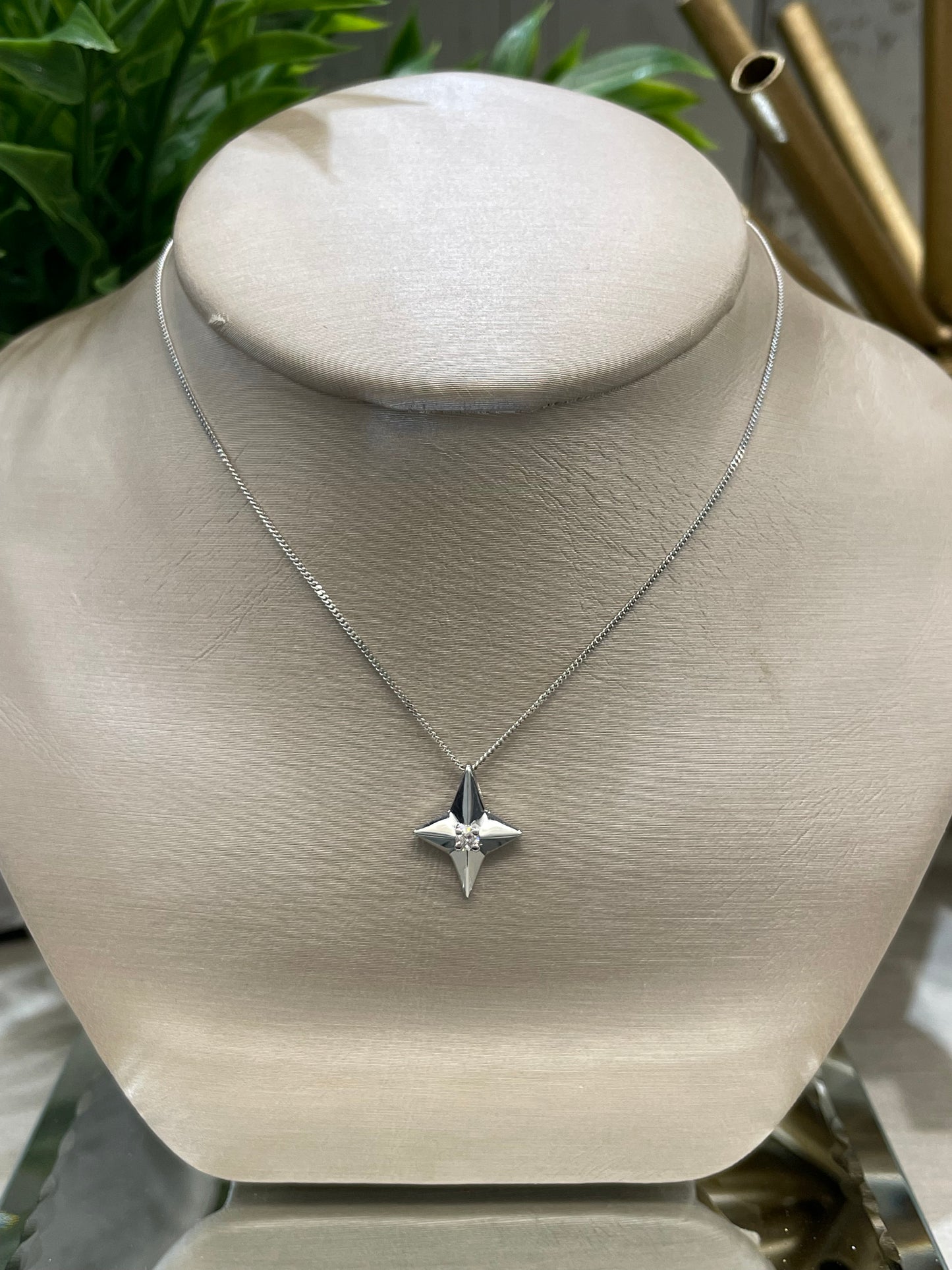 10k Gold 0.047ct Diamond Star Pendant