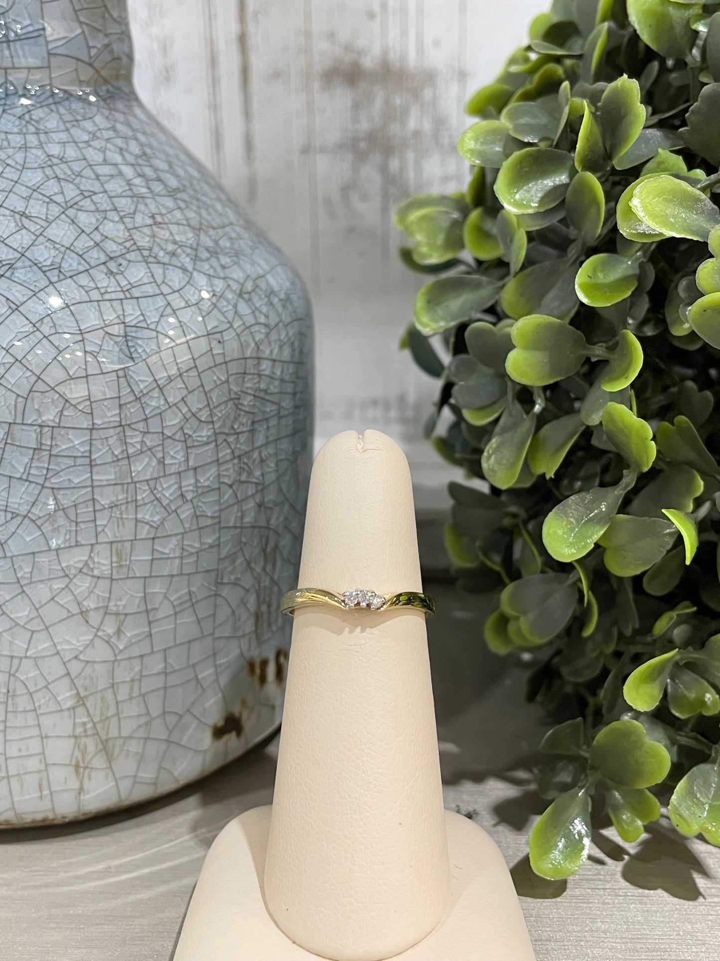 14k Two-Tone 0.045ctw Diamond Three Stone Band